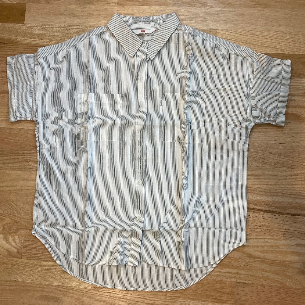 Levi's Two Pocket Striped Button Up Short Sleeve Shirt